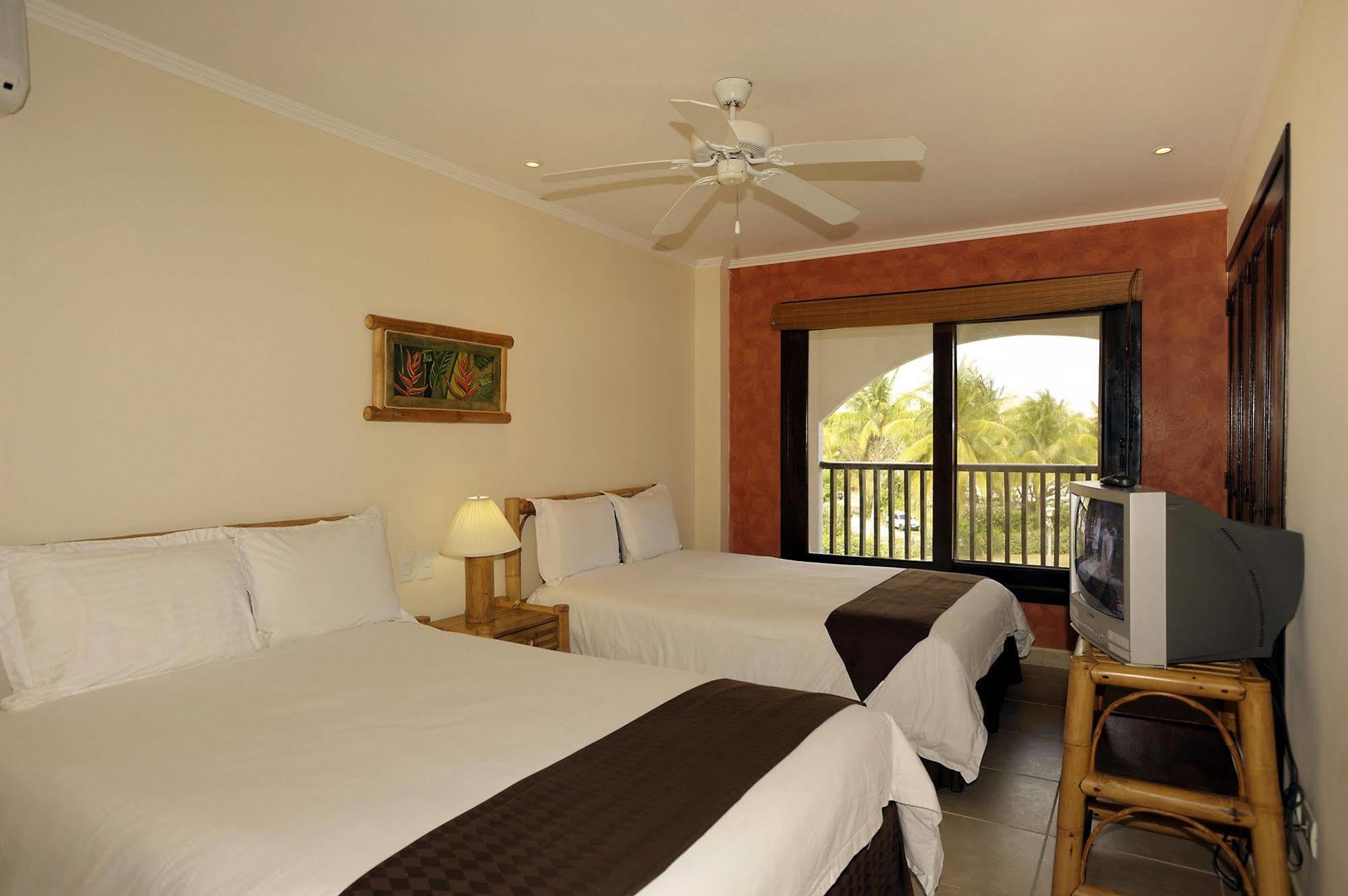Готель Tranquility Bay Antigua Jolly Harbour Екстер'єр фото